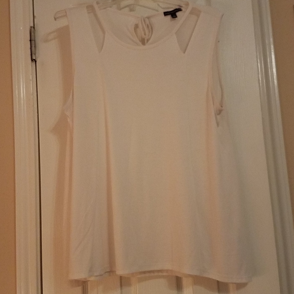 Signature Studio Sleeveless Top L